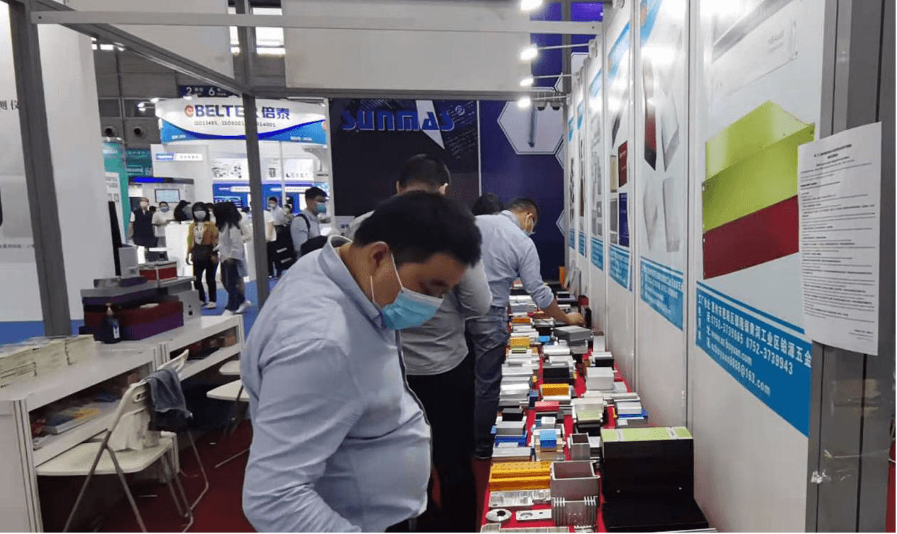 小黄片在线视频五金展位